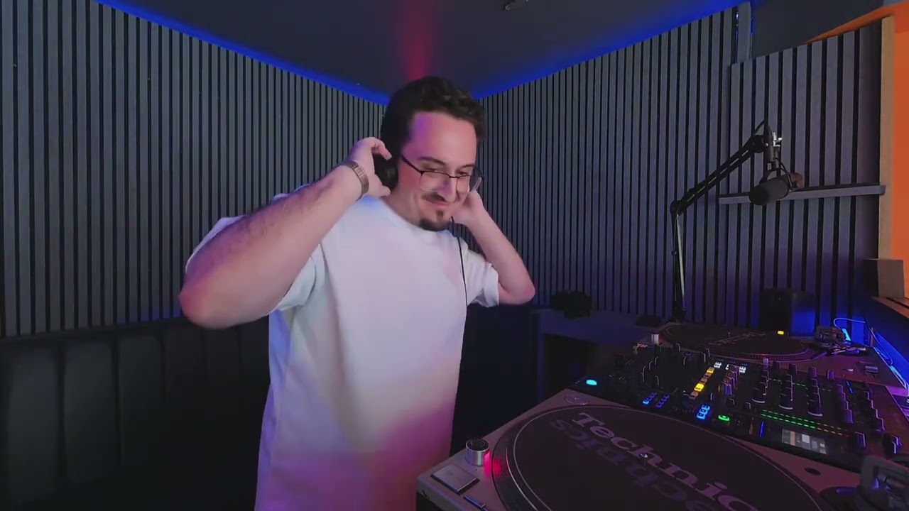 hnt.fm Invites 088
