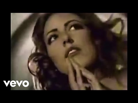 Watch the video for Ave maría