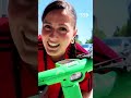 عفاريت الأسفلت.. علي عثمان وأليسيا يانكون راحوا الإستاد بالإسكوتر وصوروا لنا جمال شوارع سياتل