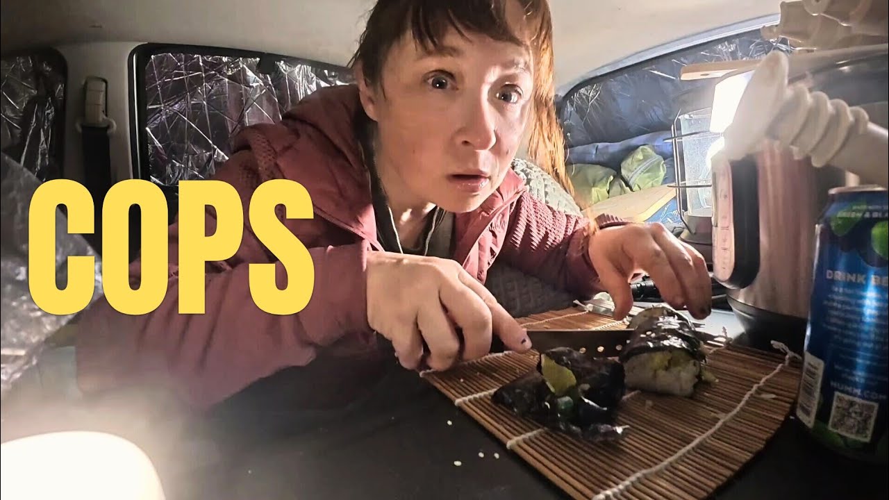 Скрытый кемпинг на парковке библиотеки