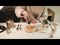 ひたすら真夜中に紅茶を飲みホットケーキを食べるだけ。