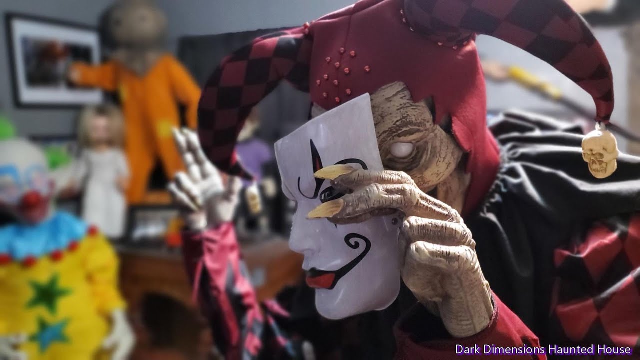 Grave & Bones Evil Jester Animatronic from Home Depot Halloween Animated Prop How to Assemble 4K Vid