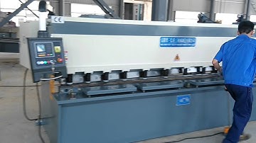 Hydraulic shearing machine with E21 NC control