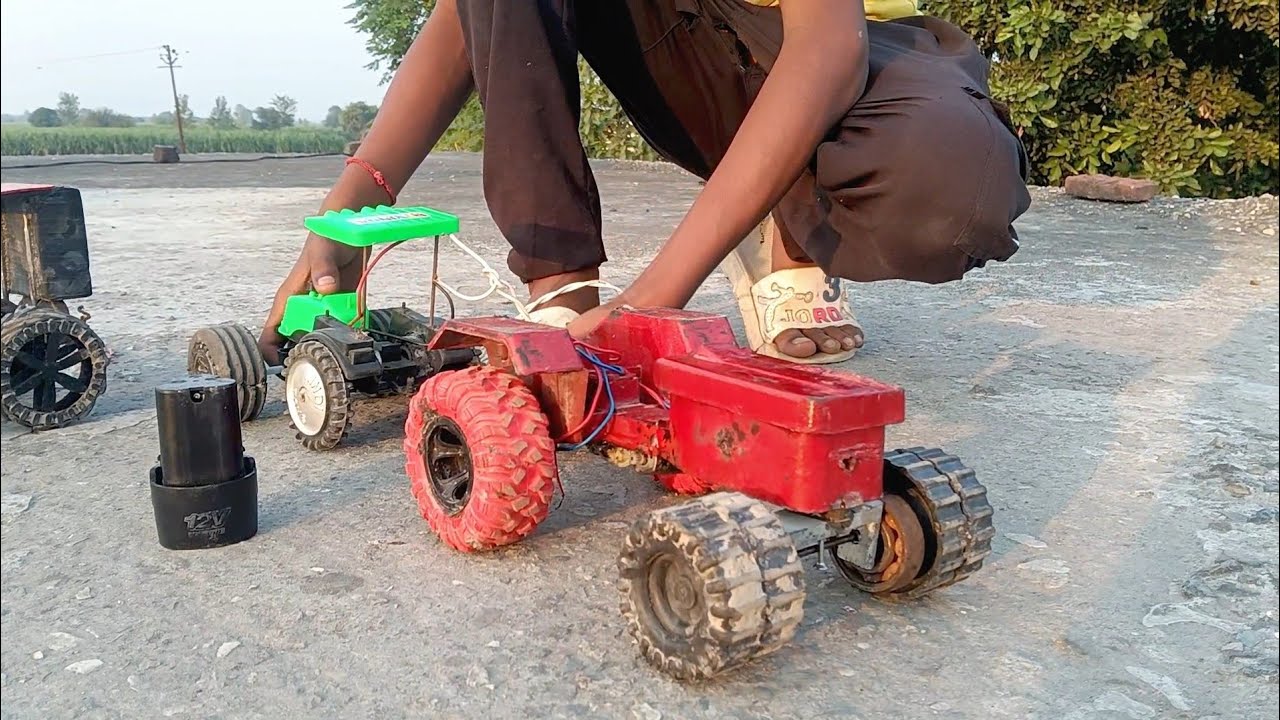 Gearbox kaise banaen karamjeet bhai ka tractor a Gaya Swaraj plastic ka gear box tochan karo 😃