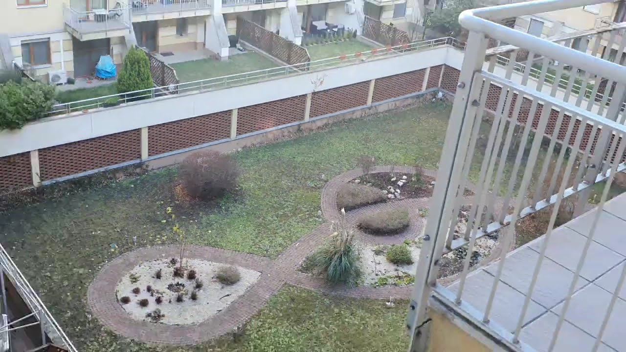 ELADÓ FELÚJÍTOTT, ERKÉLYES, 2 SZOBÁS, 54 m2,  5. EMELETI LAKÁS ÚJSZERŰ TÁRSASHÁZBAN. T: +36703794227