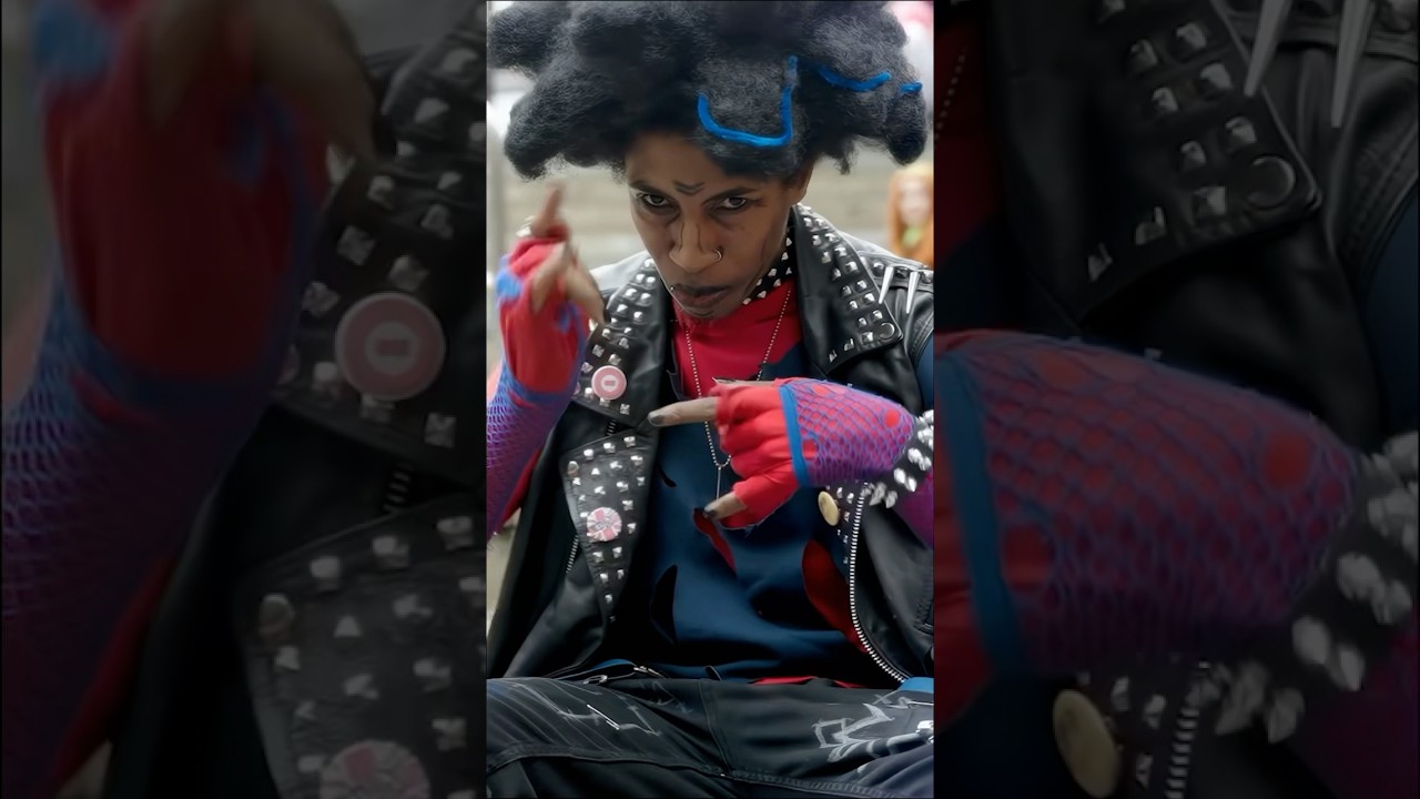 🔥AMAZING Hobie Brown Cosplay bringing the Spiderverse to life🔥 filmed at Megacon Manchester