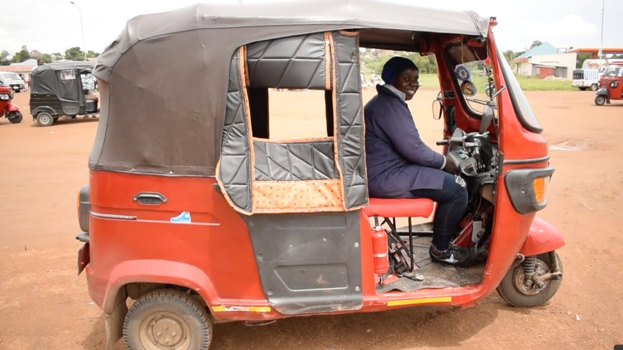 TUNU MWENDESHA BAJAJI ALIYEFANIKIWA KUJENGA NYUMBA YA ZAIDI YA MILIONI 30 NA MIRADI MINGINE