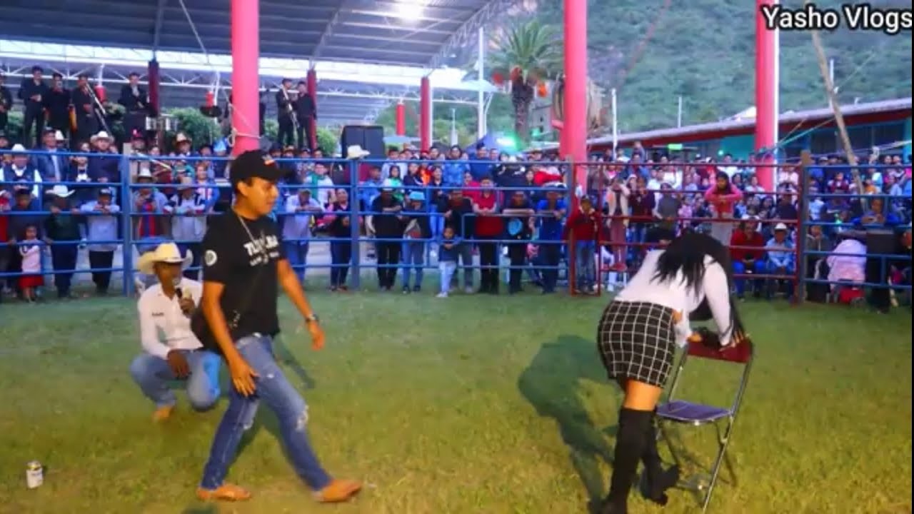 Le entré al juego de la cachetada y nalgada en el jaripeo de Santa María Coatlán jajaja