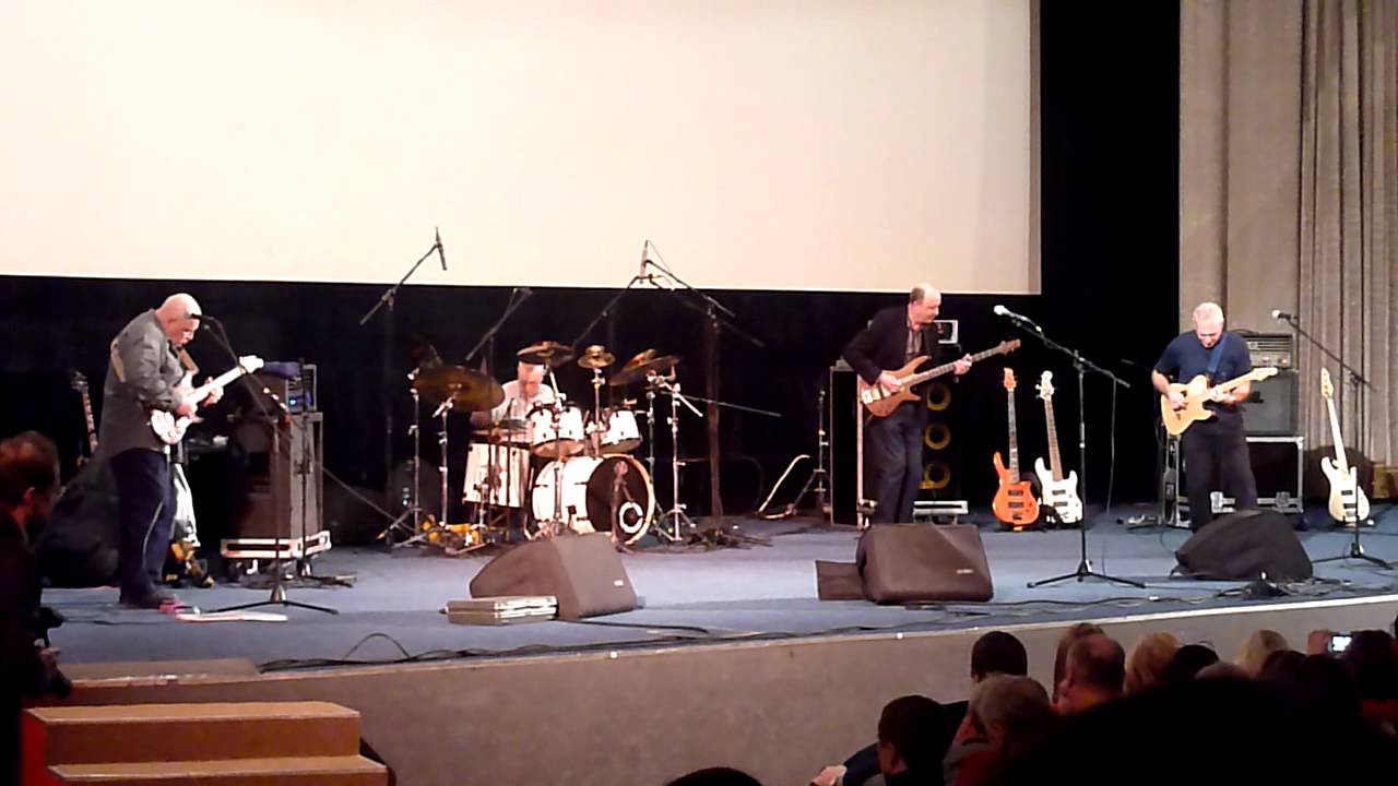 Группа оловянные солдатики водосточная труба