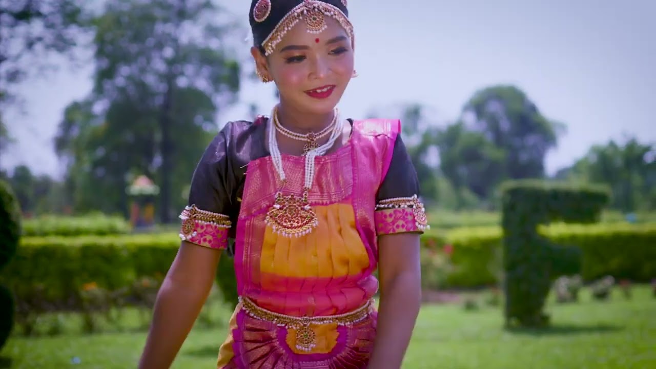 Carnatic mix (shape of you) Dance cheorography by Bishmita