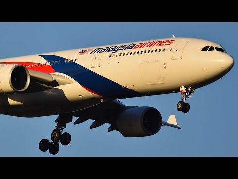 GLOWING Malaysia Airlines A330-300 EVENING Landing at Melbourne Airport