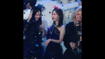 Ryujin holds Winter