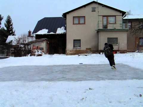 Video: Od Kluziště Po Arénu