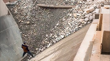 Barge unloading 3950 tons of cobblestone - Video from the start - Relaxing Flow