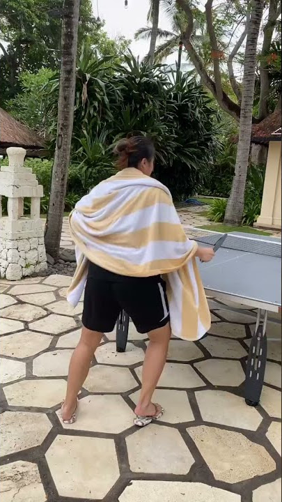 Jeritan Manja Melati Daeva Oktavianti ketika bermain pingpong dengan Yeremia Rambitan