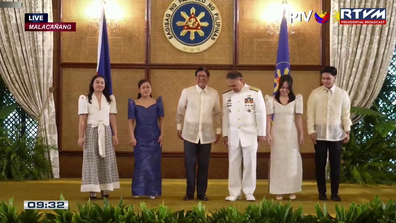 PBBM administers the oath of office to the newly promoted generals and flag officers of the AFP