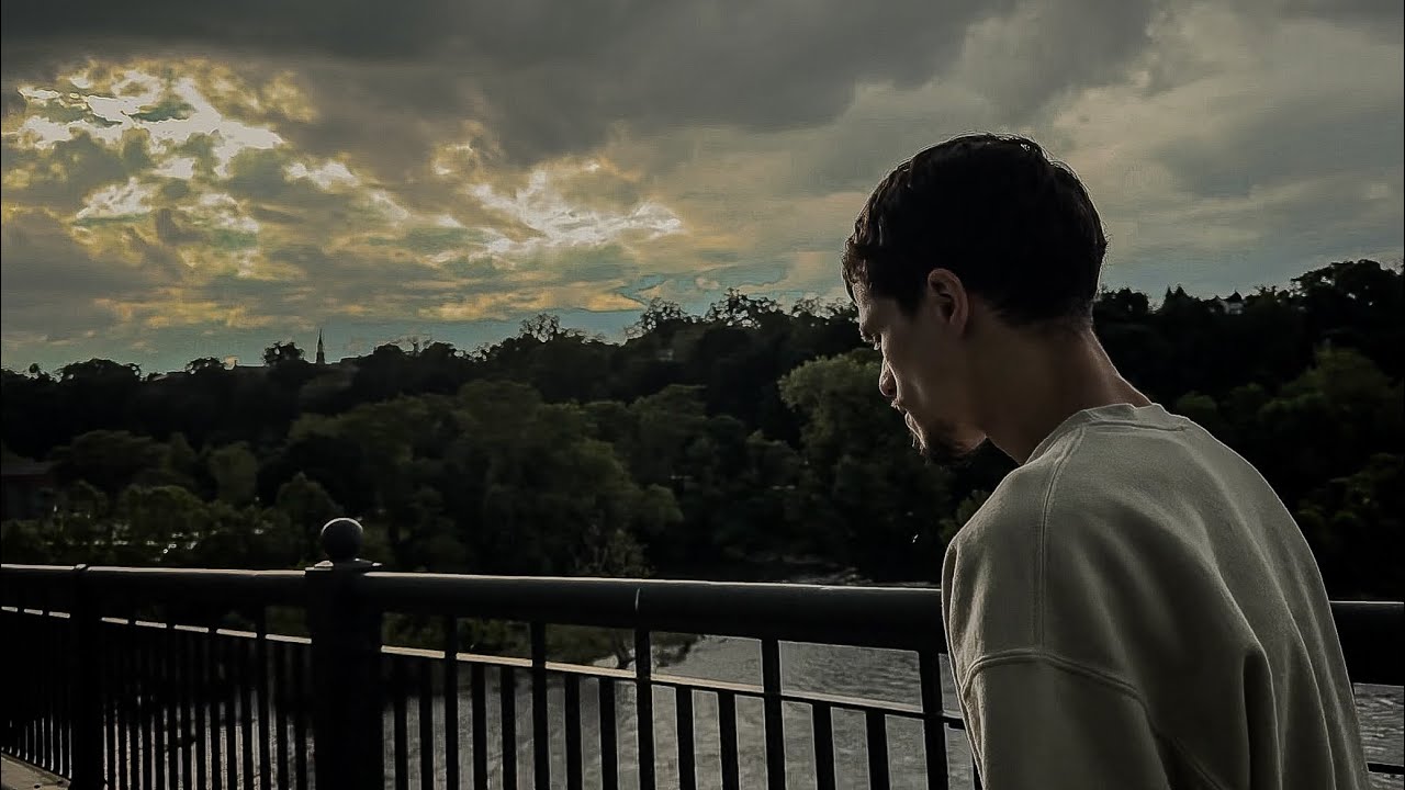 Guarda Bless - Plane Sight (Official Music Video) su YouTube Guarda Bless - Plane Sight (Official Music Video) su YouTube