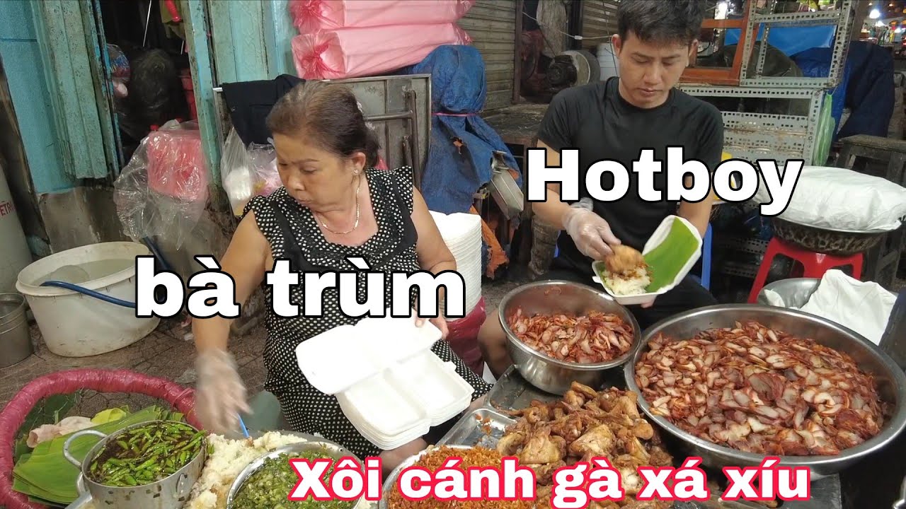 Bất ngờ gặp lại hotboy xôi cánh Gà xá xíu chợ Bà Chiểu và bà trùm gói hấp xôi bằng lá chuối độc đáo