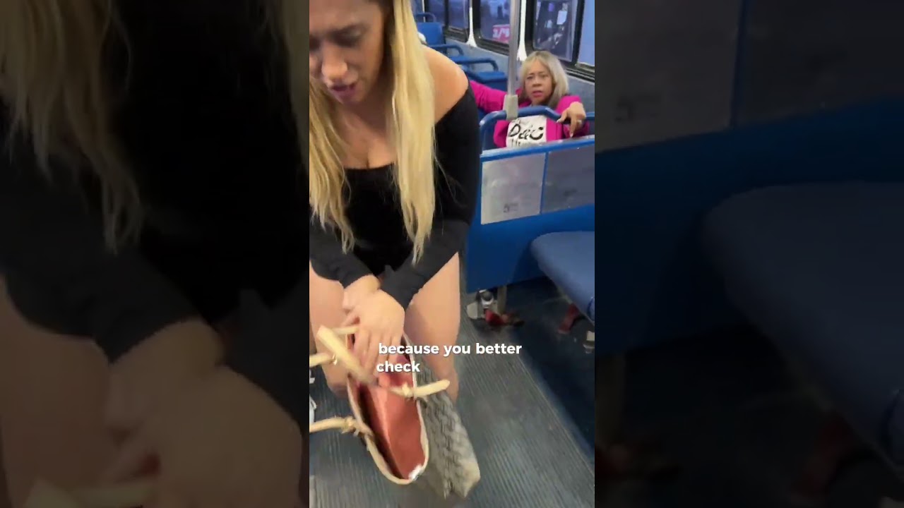 Она схватила свой парик!