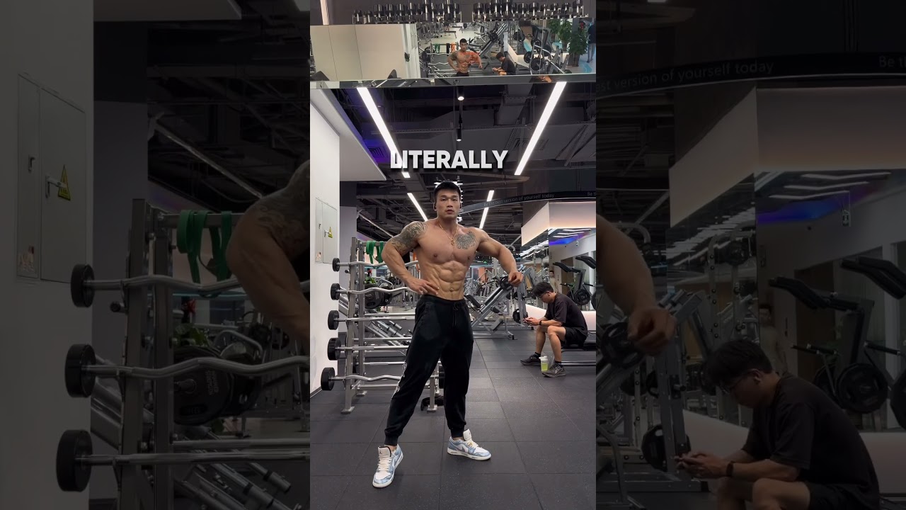 huge calves and a shoulder-to-waist ratio that’s just insane (vegeta.kang)