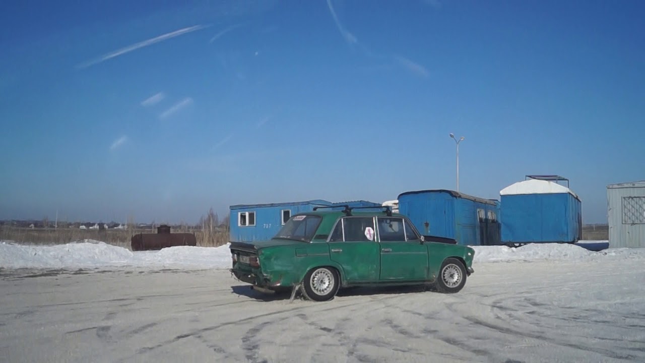 Мой первый опыт зимнего дрифта на классике. - YouTube