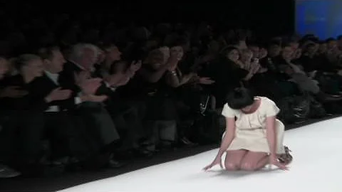 CNN: Fashion models take spills