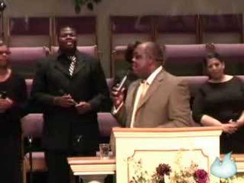 Pastor Sam Emory sings "I Won't Complain"