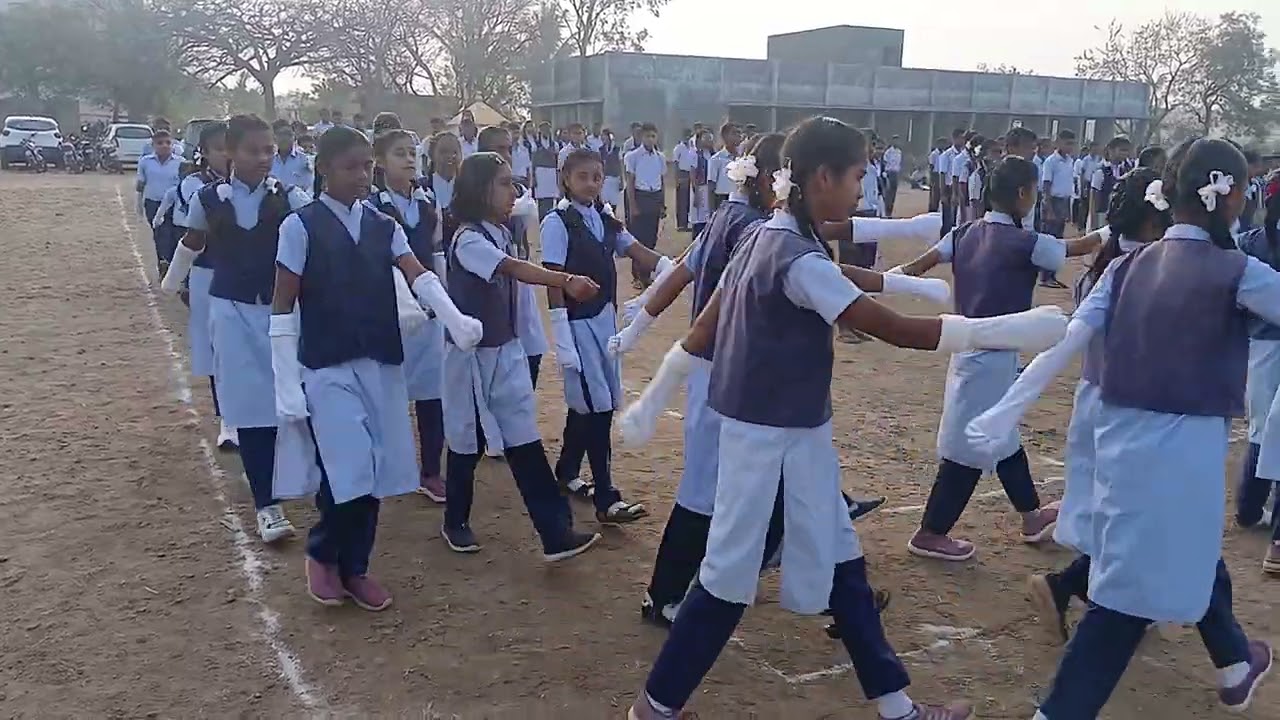 परेड. न्यू इंग्लिश स्कुल महिमानगड. 26 जानेवारी 2026