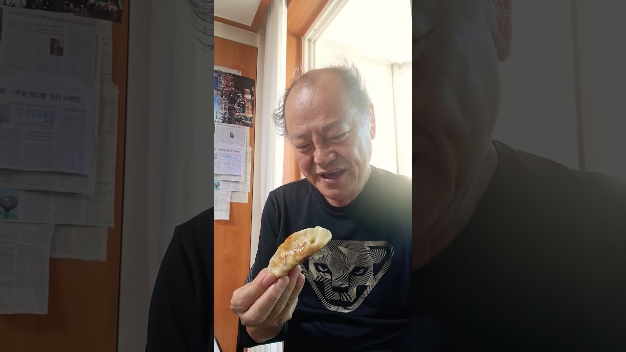 한입먹방/군만두 #흑수돌