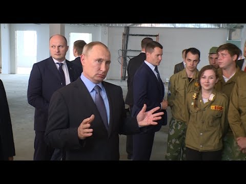 Владимир Путин встретился со стройотрядовцами Белгорода Владимир Путин встретился со стройотрядовцами Белгорода