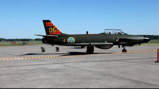 Jets taxis at Roll-Out 2009