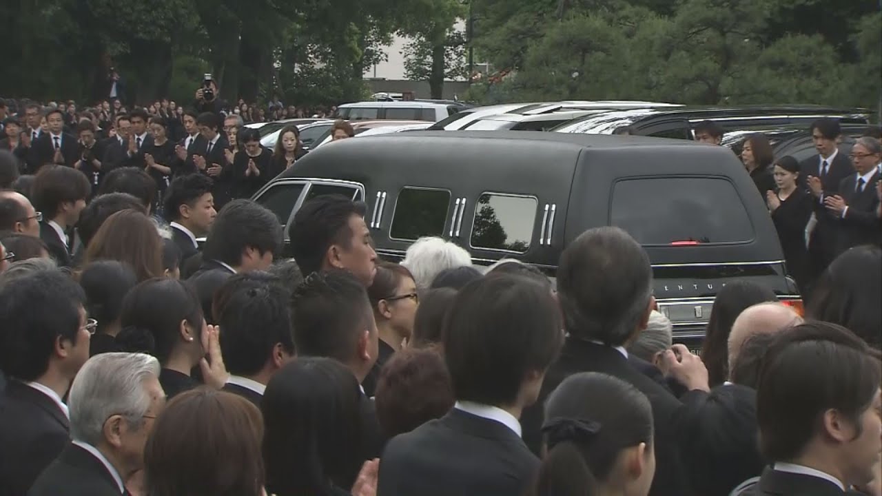 世界的演出家に別れ蜷川幸雄さん葬儀 日本偶像劇場