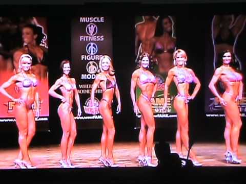 posing for instagram Fitness Model WBFF Pro Diana Chaloux Bikini Comparison Round
