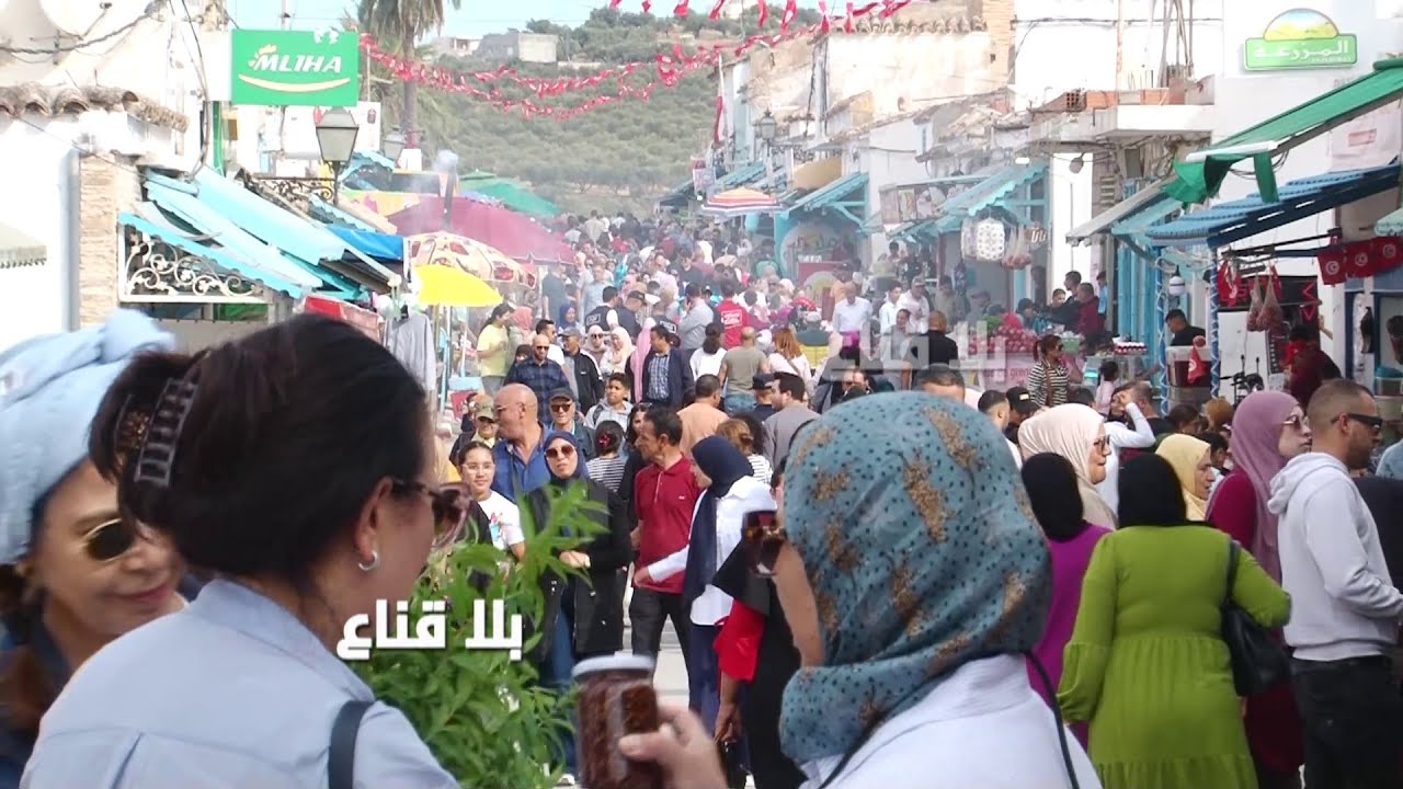 حضور كثيف للتوانسة والأجانب في تستور:احتفالات كبرى وتوافد عجيب من أجل الثمرة العجيبة..أجواء لاتصد !!