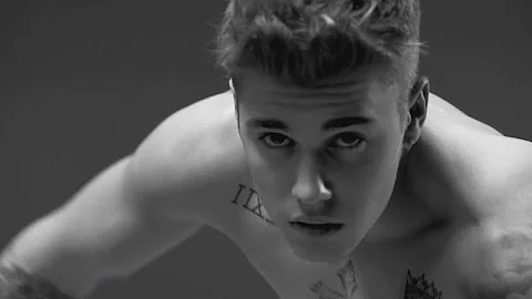 2015: The Year We Saw Justin Bieber Naked, and He was Only Sort of OK With It