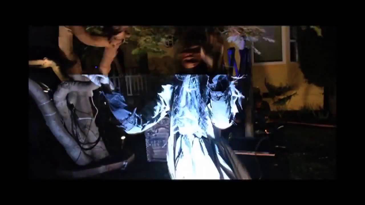 Mourning Screamer Halloween Prop