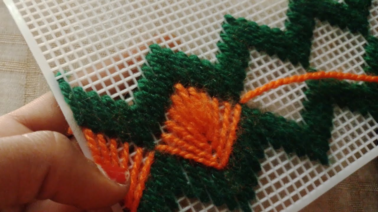 wow😍Easy And Latest Plastic Canvas Design for hand fan/ Woolen Design/हाथ का पंखा कैसे बनाए ?💯