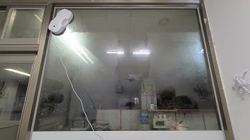 New HUTT DCC55 Window Cleaner Robot test run!