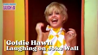 Die Hawn Laughing On The Joke Wall Rowan & Martins Laugh-In