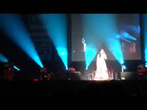 Shreya Ghoshal singing Pal Pal on Wembley London 3...