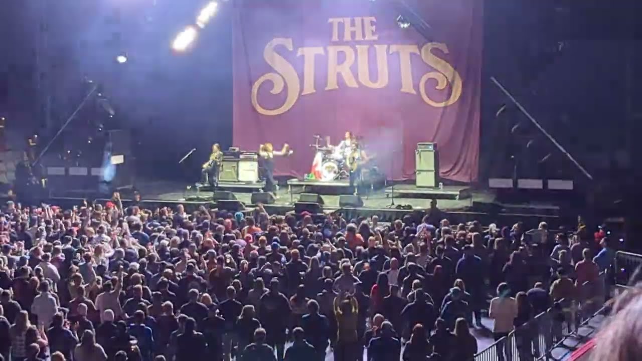 The Struts - Body Talks (Live @ Avenir Centre)