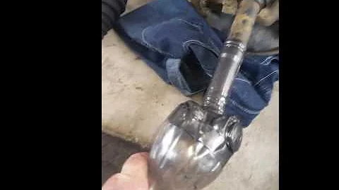 How to Install or Change: CV Boot using a coke bottle! 2000 Hilux 4x4 4WD, Constant Velocity Boot