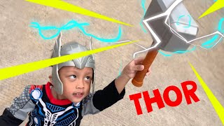 Superhero Rex Kuat Angkat Palu Thor Hammer Mjolnir