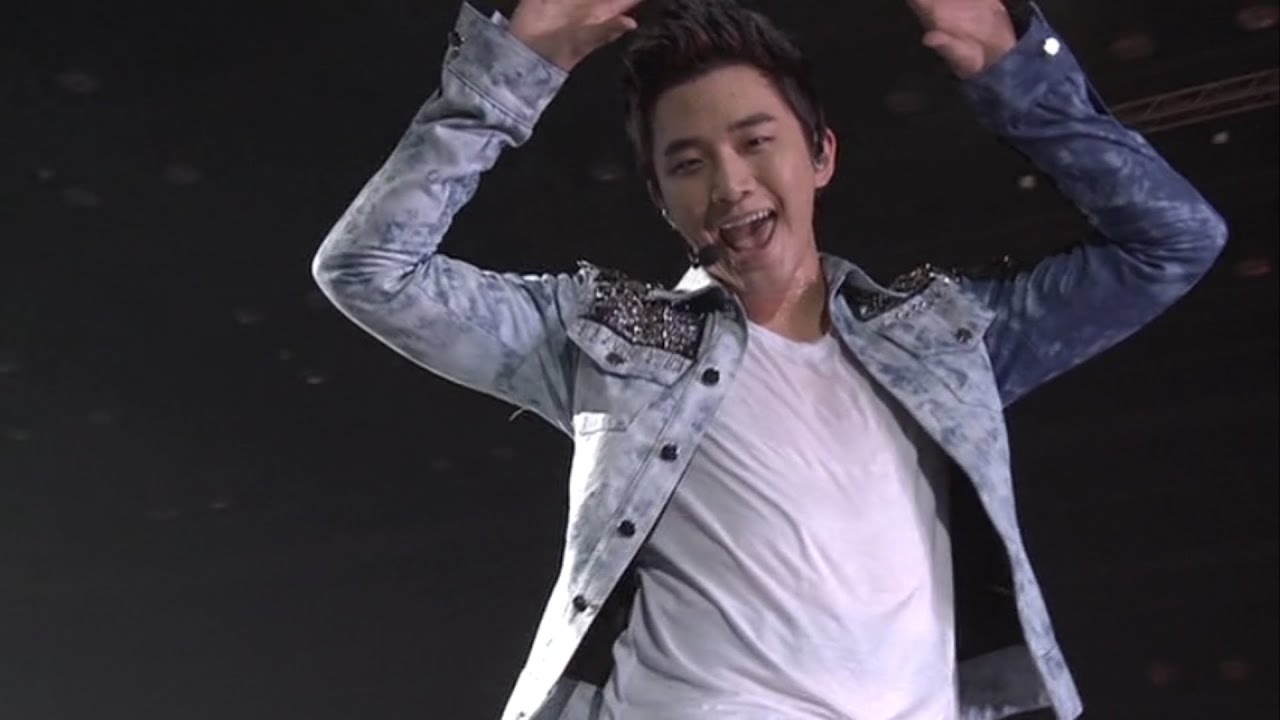 2PM Hands Up 「JYP NATION in Japan 2011」 - YouTube
