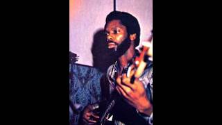 Henry Davis's Isolated Bass on Thelma Houston's Don't Leave Me This Way