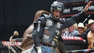 Aaron Roy puts up 86 points on Little Bit of Sugar at PBR Canada National Finals