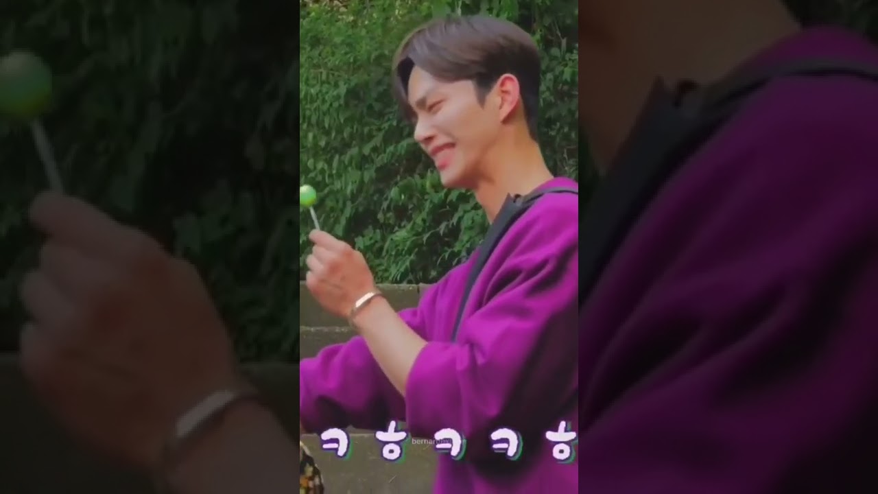 Song Kang's face while eating a lollipop😂 | is so sweet🍭 | 