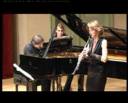 Clariperu/ Sabine Meyer performs Poulenc clarinet sonata