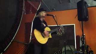 "I Saw The Light" cover by Kate LeRoux screenshot 5