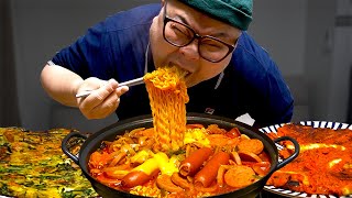 독거총각 좋은소식~비가오면 김치전VS해물전 그리고 햄폭탄 부대찌개│Korean pancakes&Giant Sausage Jjigae Mukbang Eatingshow